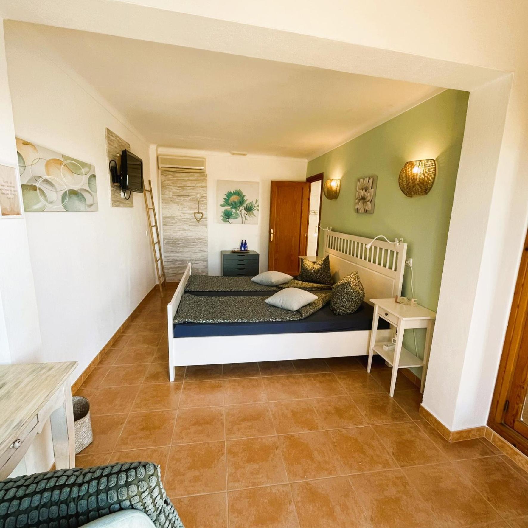 Agroturismo S Hort De Can Carrio Ag226 Ses Salines  Luaran gambar