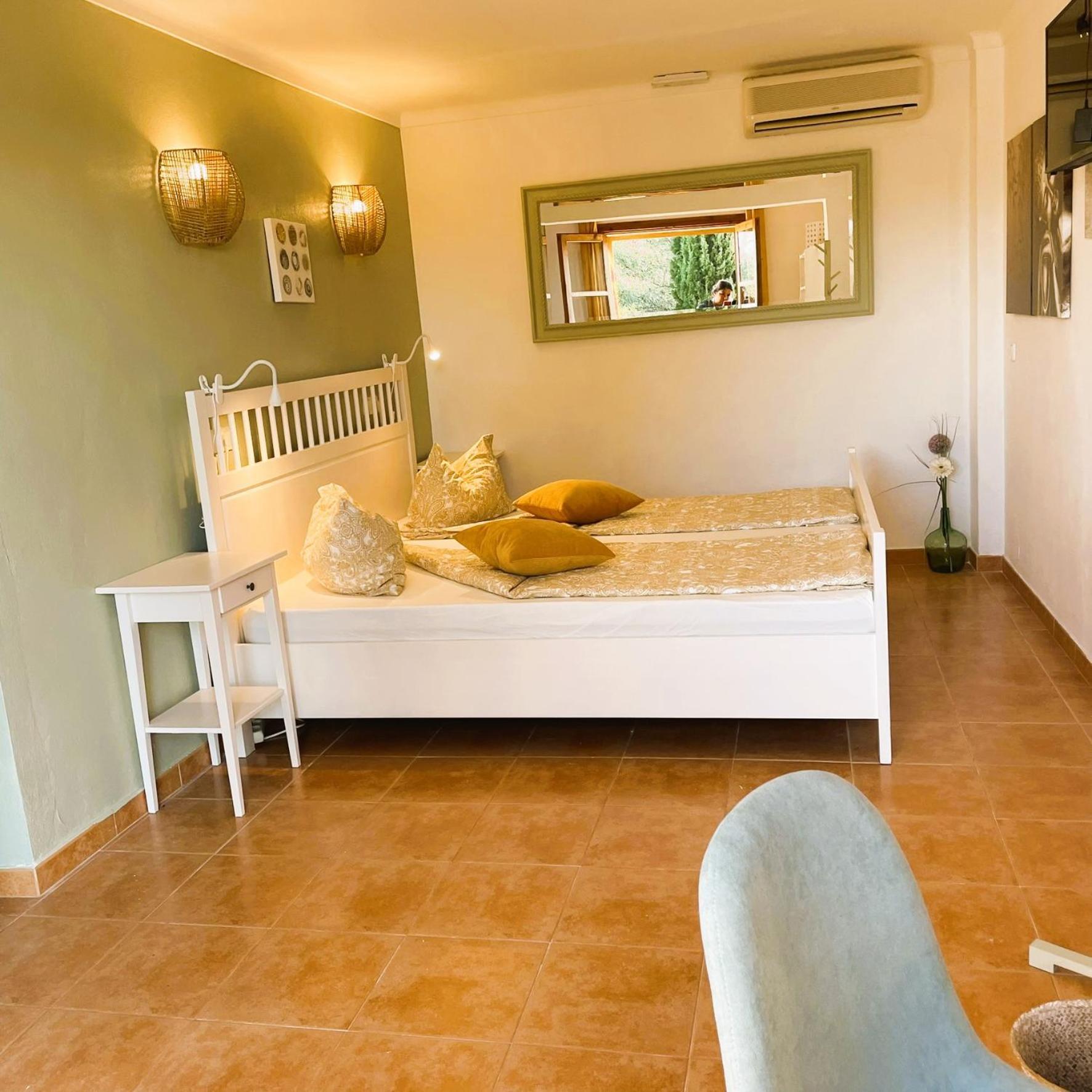 Agroturismo S Hort De Can Carrio Ag226 Ses Salines  Luaran gambar